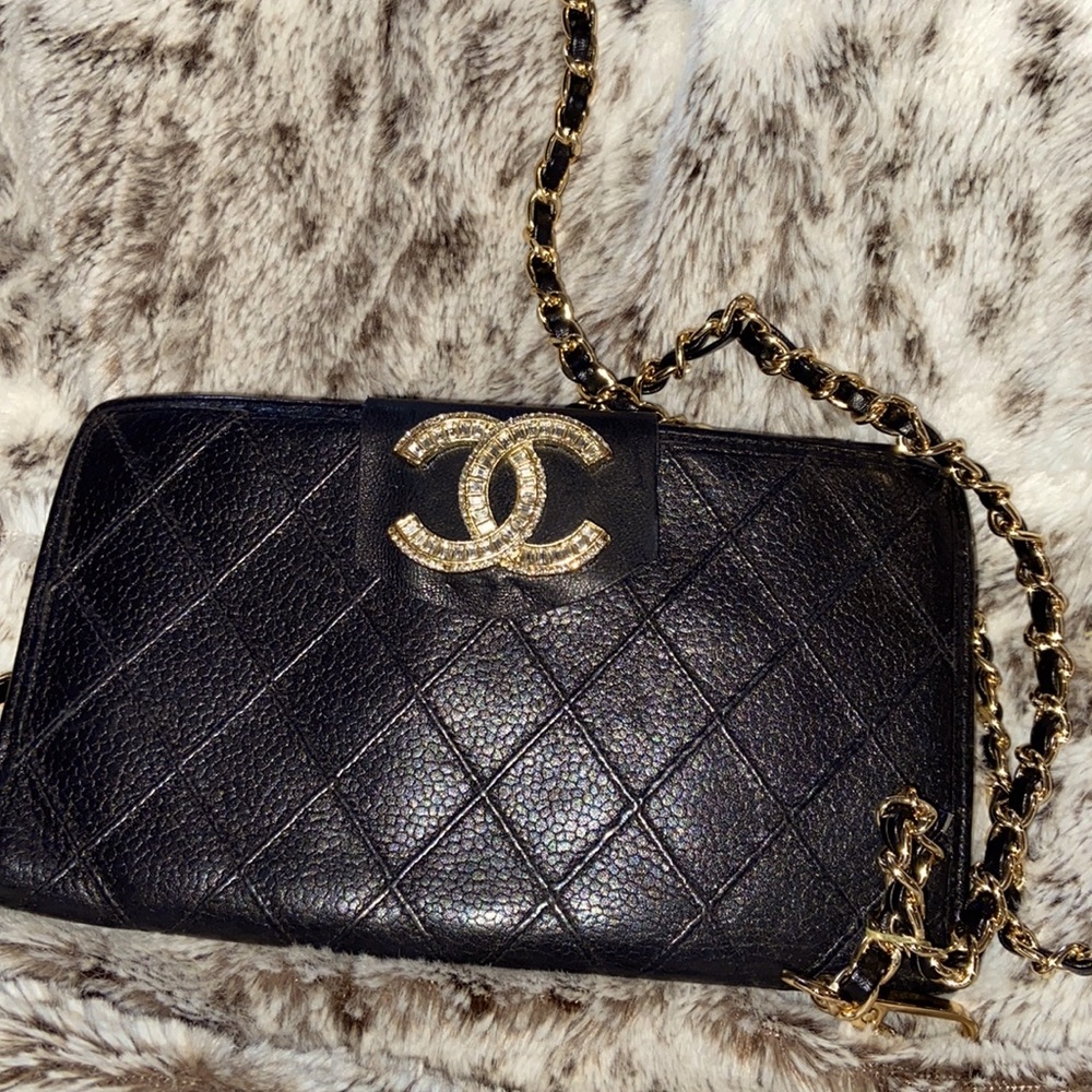 Vintage Chanel caviar leather clutch